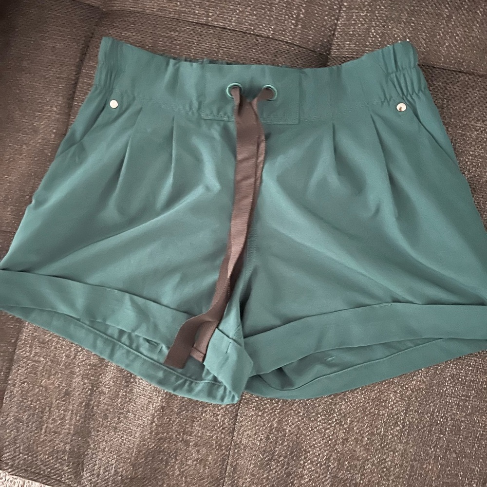 Womens lululemon short - size 4